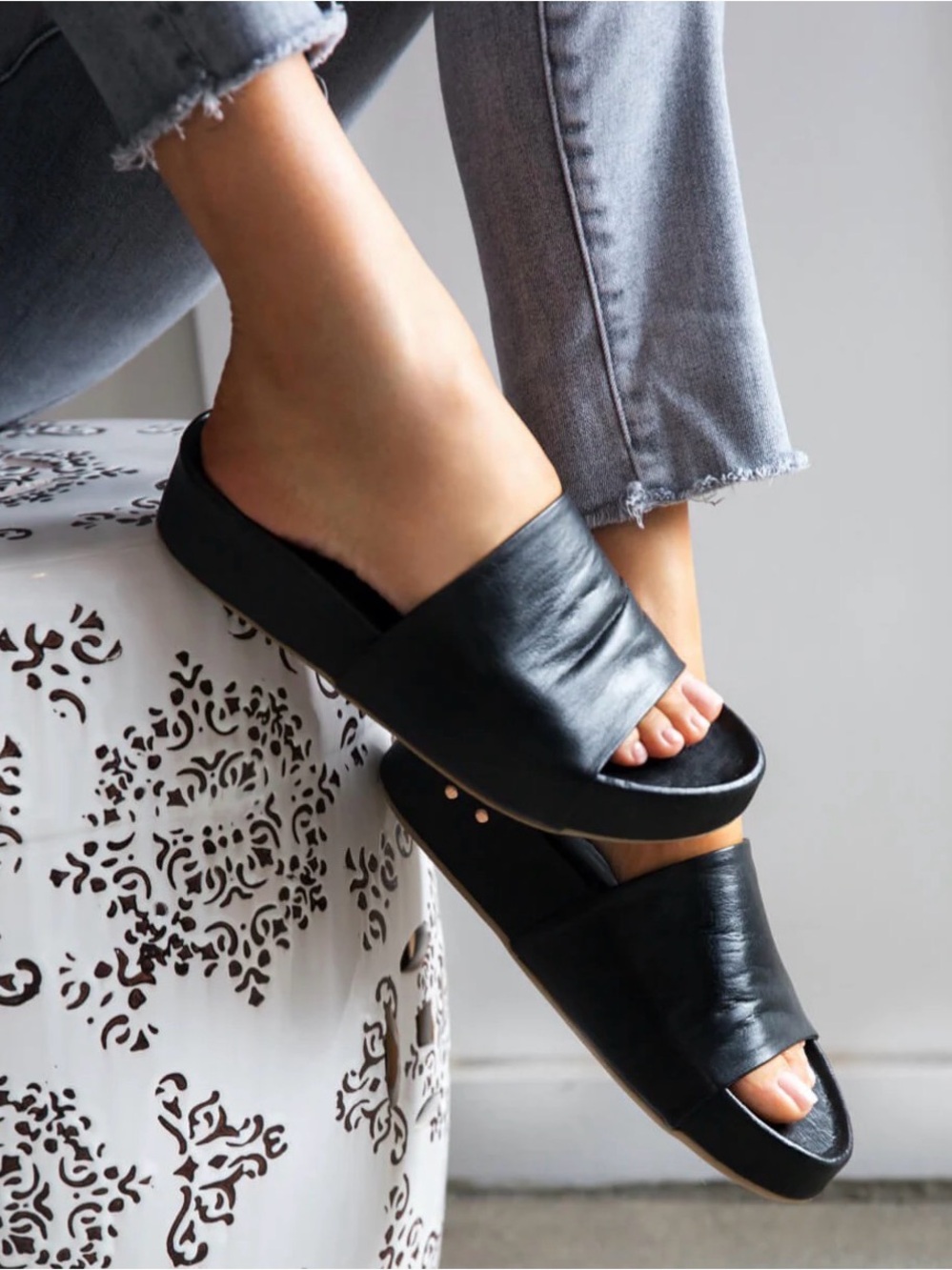 beek pelican Black Leather Slide Sandal - Size 9